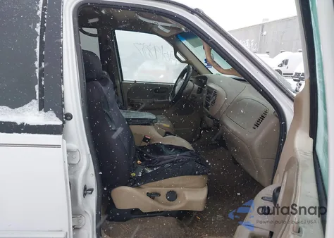 2001 Ford F-150 King Ranch Edition/Lariat/Xlt from USA, damaged, VIN 1FTRW08L91KF52428